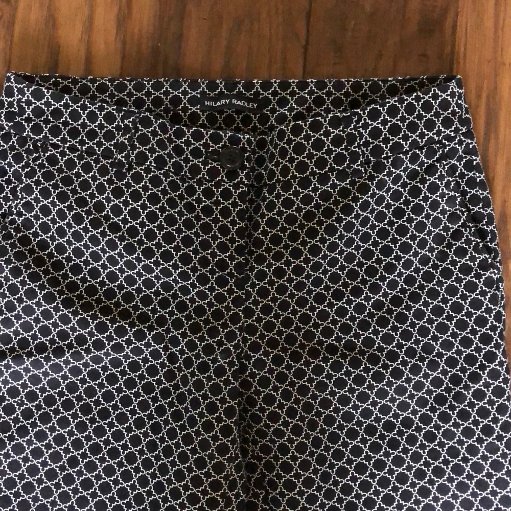 Patterned ankle pants